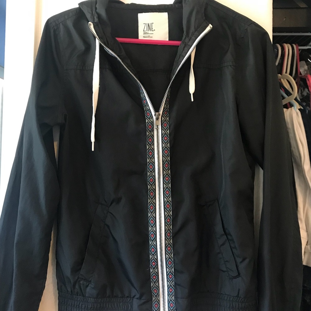ZUMIEZ/ZINE Black windbreaker jacket